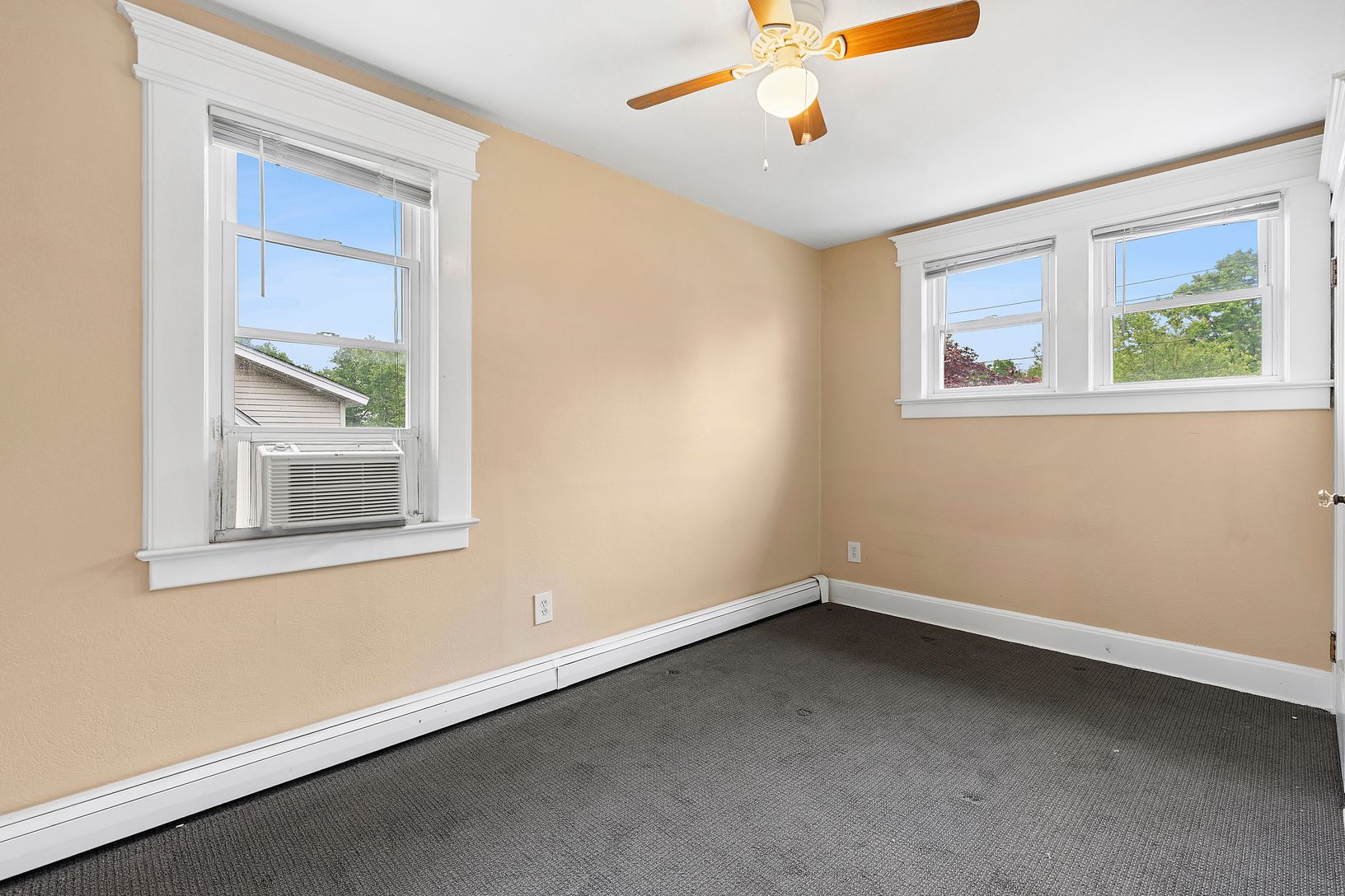  Apartment / Bedroom #1