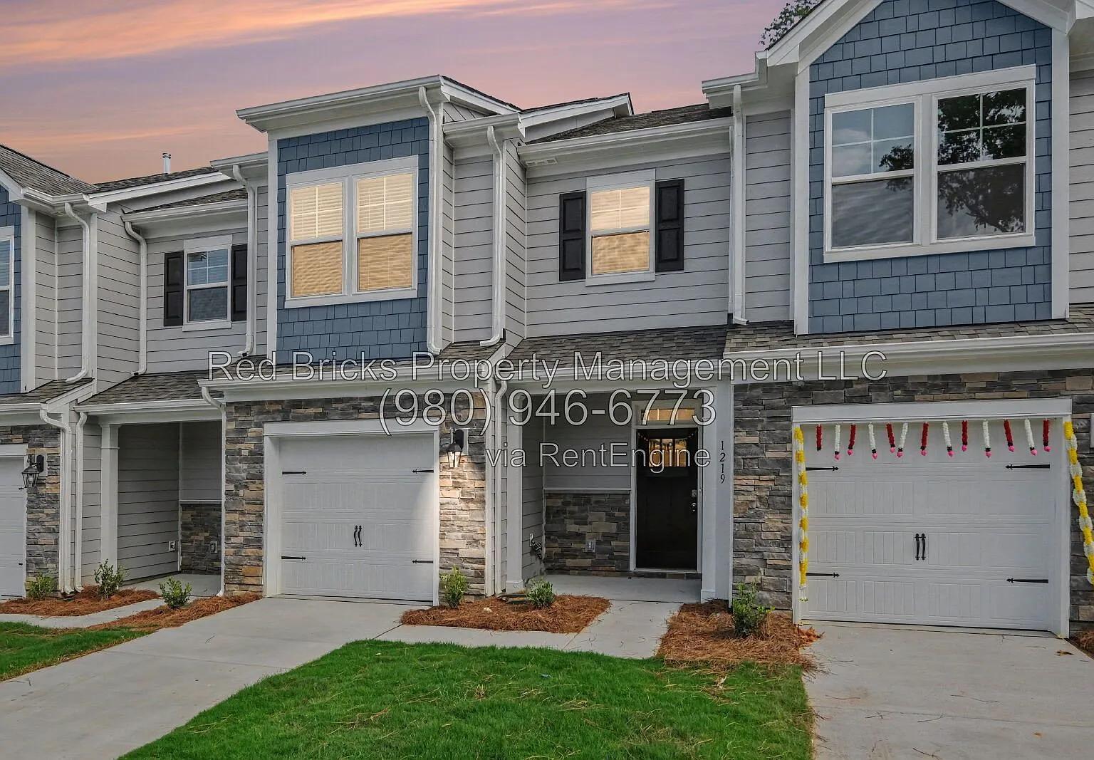3 bed, 2.5 bath, 1699 sqft, $2,245 — Photo 4