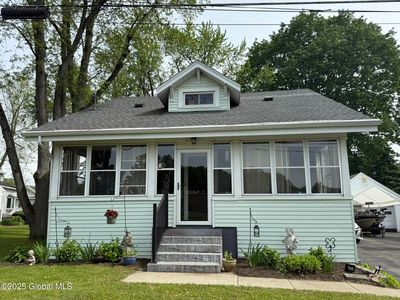 8 Hackett Street, Selkirk, NY, 12158