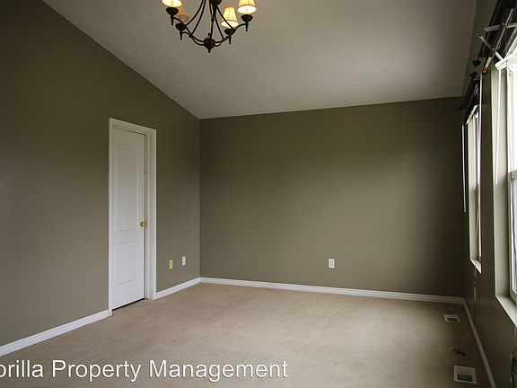 5th image of 2226 E Hawthorne St