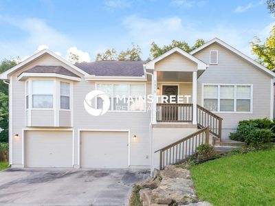 5213 S Powell Ave, Blue Springs, MO, 64015