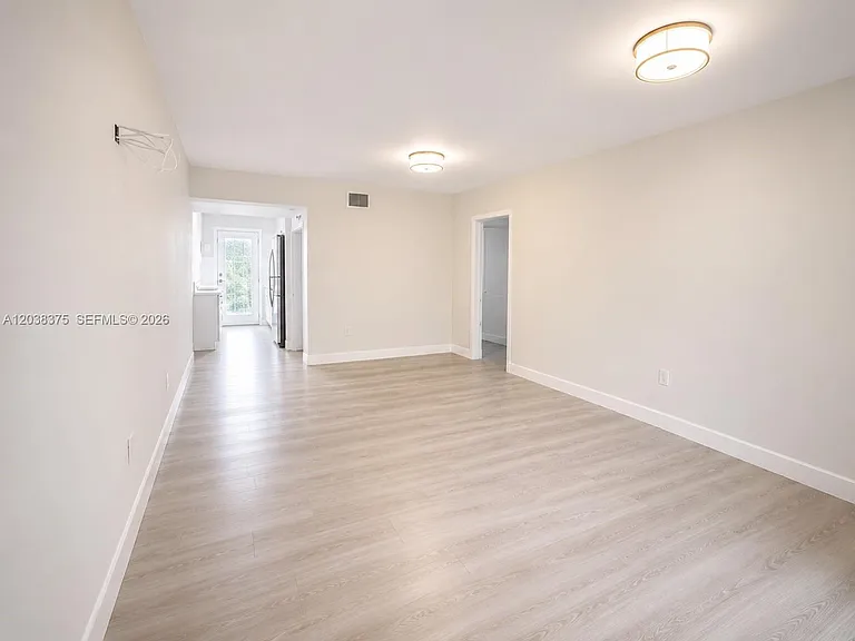 3530 SW 9th Ter #6B — Photo 2
