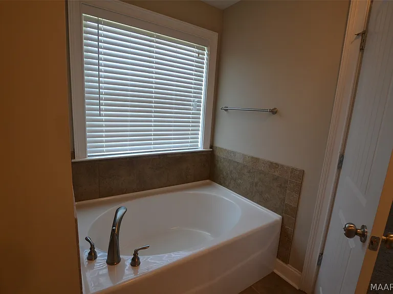 1111 Benjamin Way — Photo 12