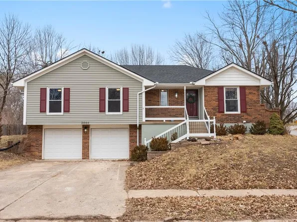 3001 SW Eugene Ct, Blue Springs, MO 64015