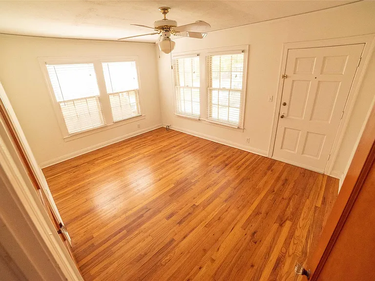 5409 Woodview Ave — Photo 15
