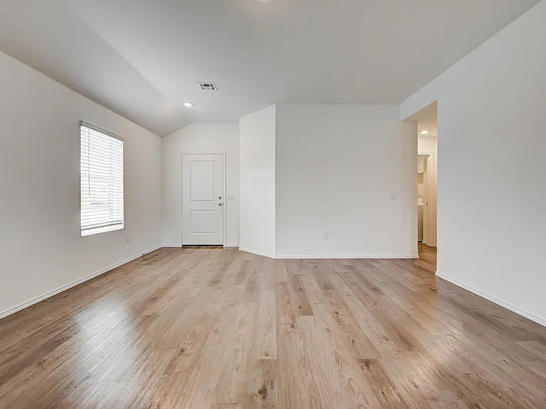6100 Western Redbud Trl — Photo 10