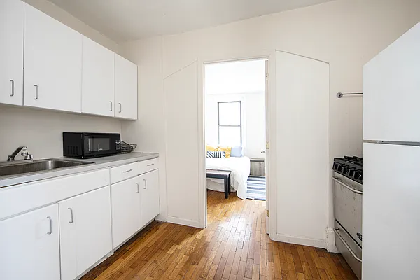 Rented by R New York | media 21