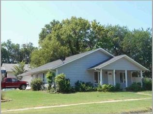 307 W Pack St, Moundridge, KS 67107