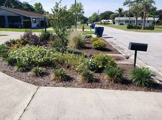 908 Virginia Ave, Tavares, FL 32778