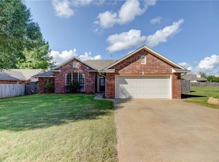 20617 Twisted Oak Rd, Harrah, OK 73045