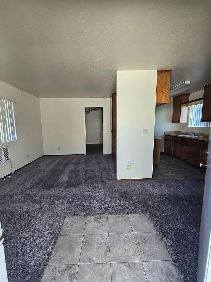 811 — Photo 2