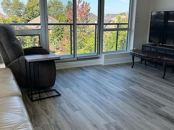 4th image of 9088 Yonge St Unit 203