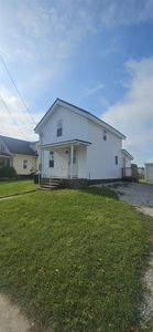 206 E Mission St, Strawberry Point, IA, 52076