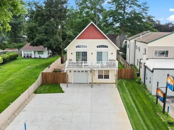 111 South Cogswell DRIVE, Silver Lake, WI 53170