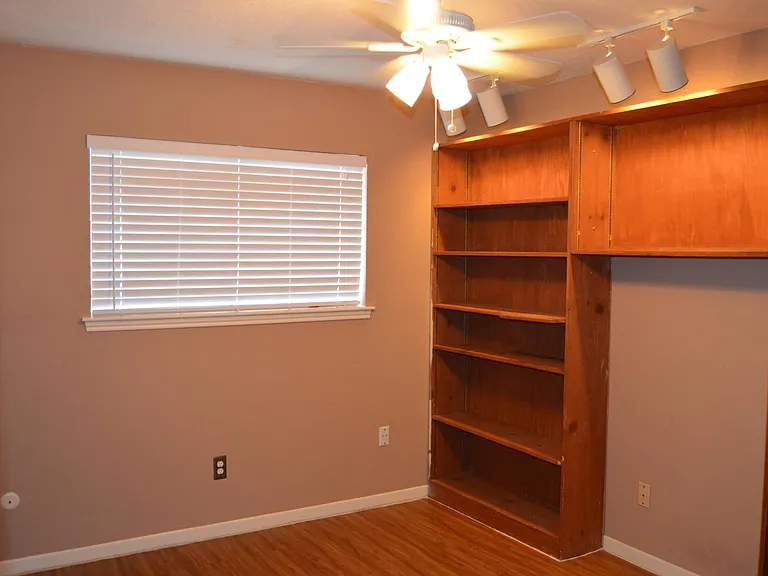 3214 Hunters Glen Dr — Photo 13