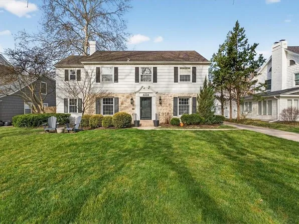 6534 Summit St, Kansas City, MO 64113