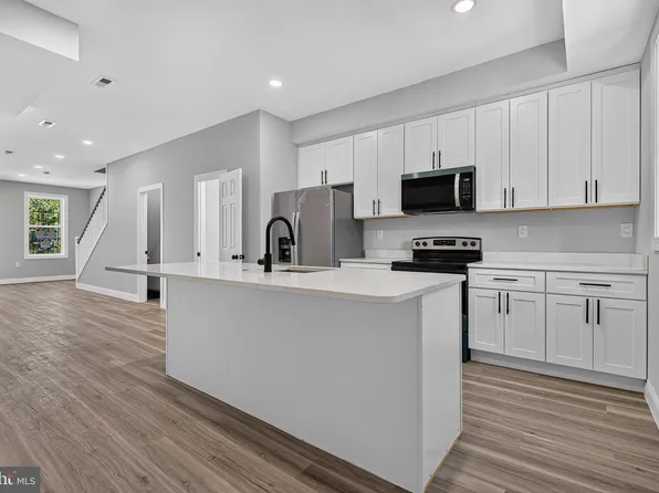 319 E 24th St, Baltimore, MD 21218