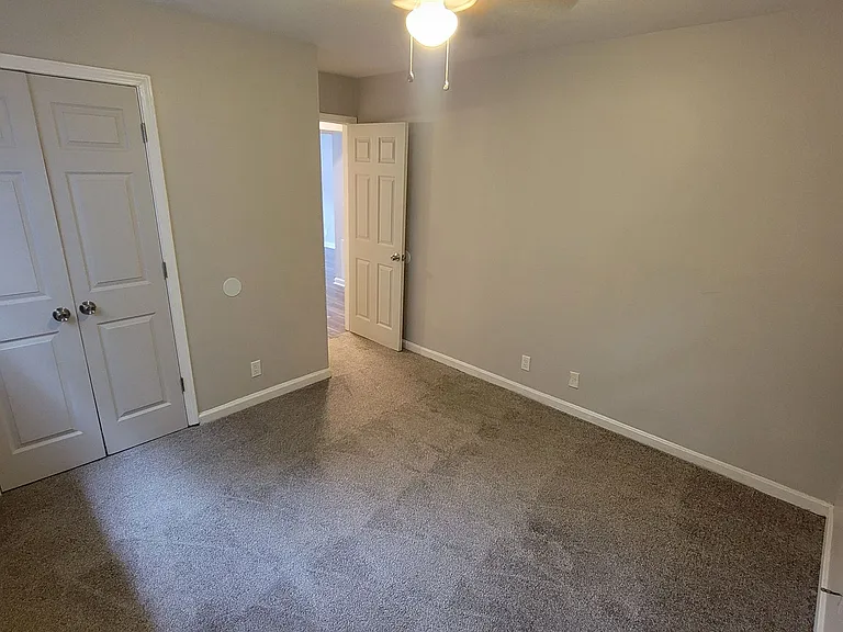 2904 Noe Ct — Photo 12