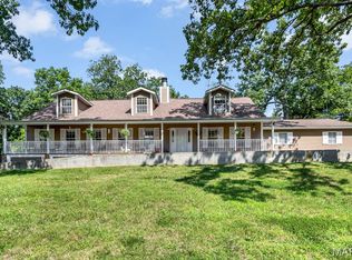 3025 Canman Ln, Columbia, IL 62236
