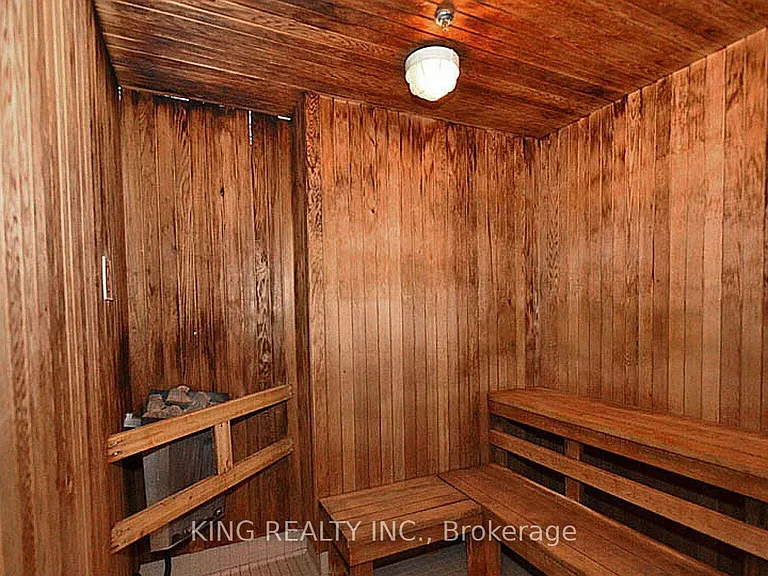 25 Kingsbridge Garden Cir #627 — Photo 10