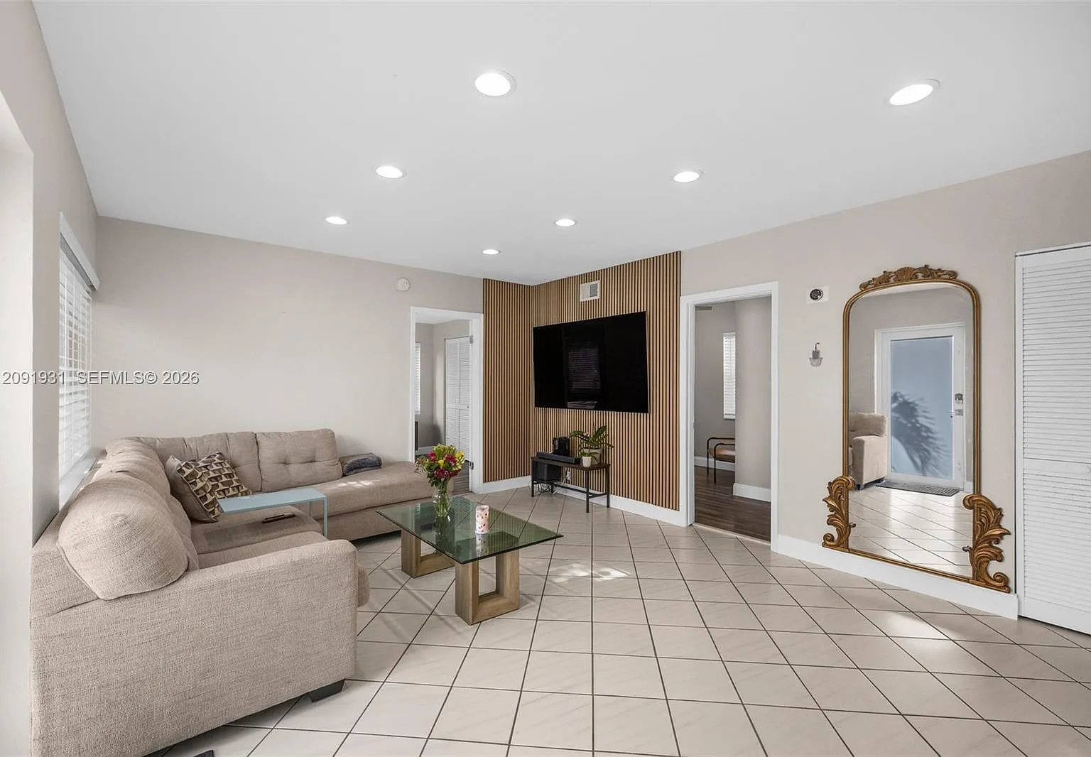 3 bed, 988 sqft, $3,000 — Photo 4