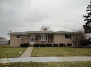 30997 Boewe Dr, Warren, MI 48092