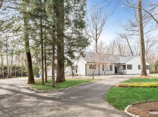 22 Rising Ridge Rd, Upper Saddle River, NJ 07458