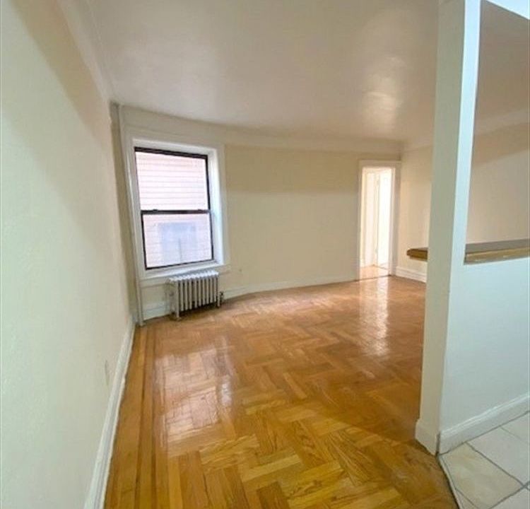 2nd image of 623 E 5th St APT 3