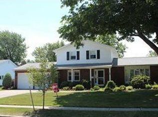 24 Willowgrove E, Tonawanda, NY 14150