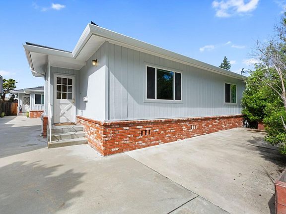 2nd image of 1567/9 Hawes Ct