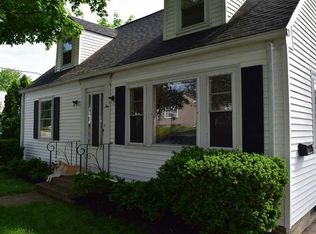 10 Oneida St, Pawtucket, RI 02860