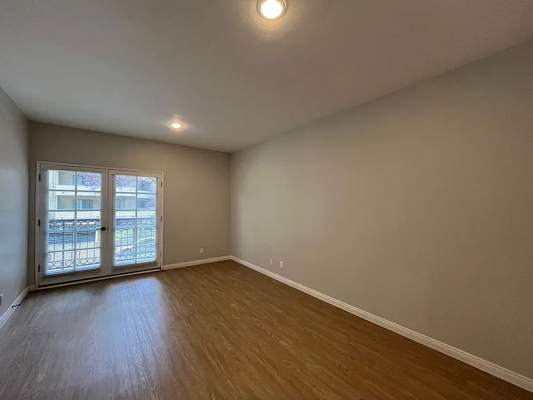 1620 South Bentley Ave — Photo 24