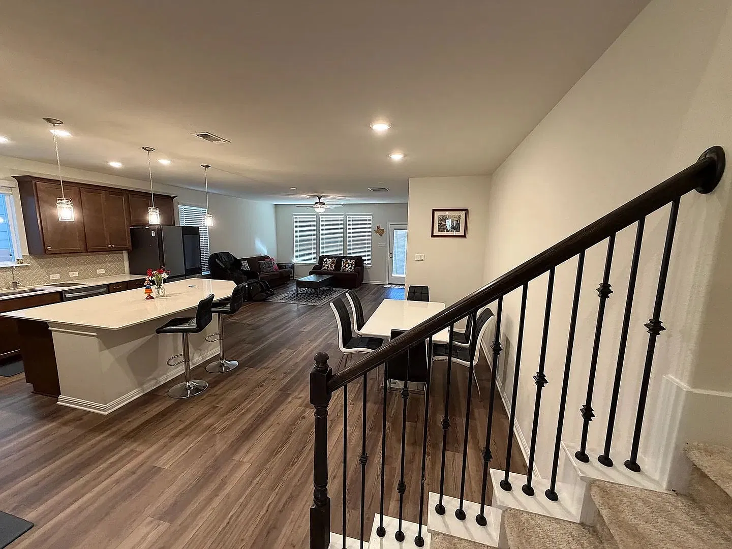 Room in 5 Bedroom Home in Leander — Photo 4