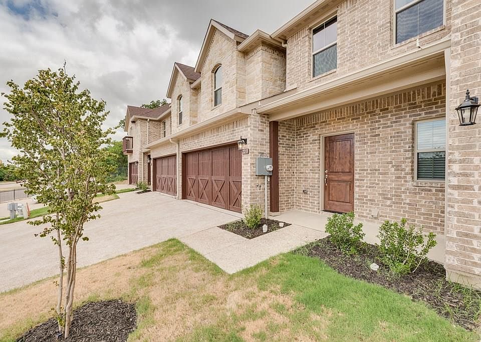1st image of 2233 Highland Villa Ln