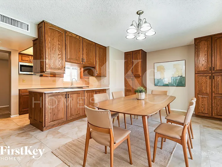 614 E Greenway Dr — Photo 7