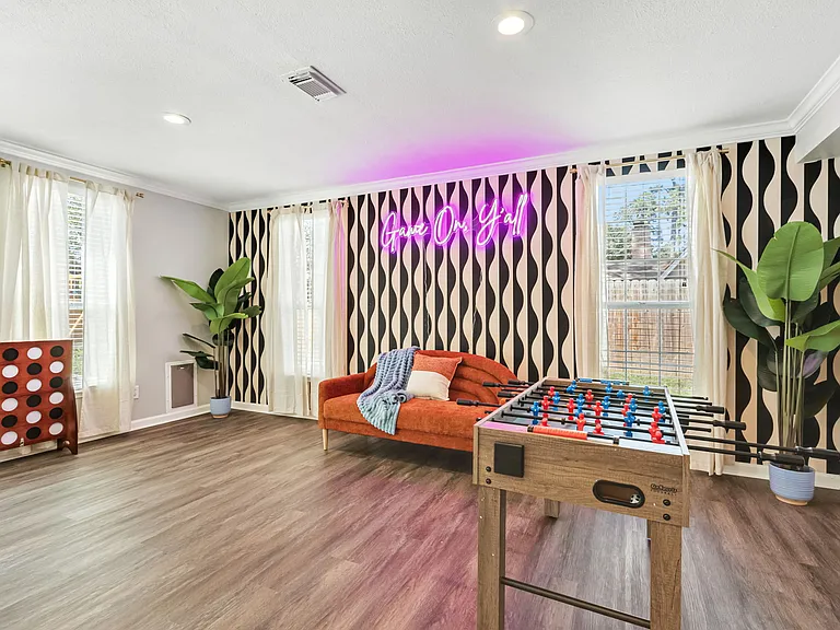 17403 Spicewood Springs Ln — Photo 52