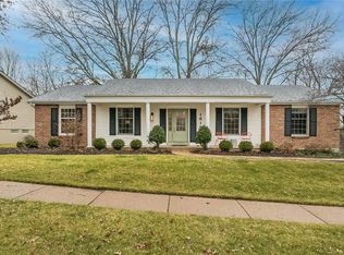 1818 Summer Lake Dr, Chesterfield, MO 63017