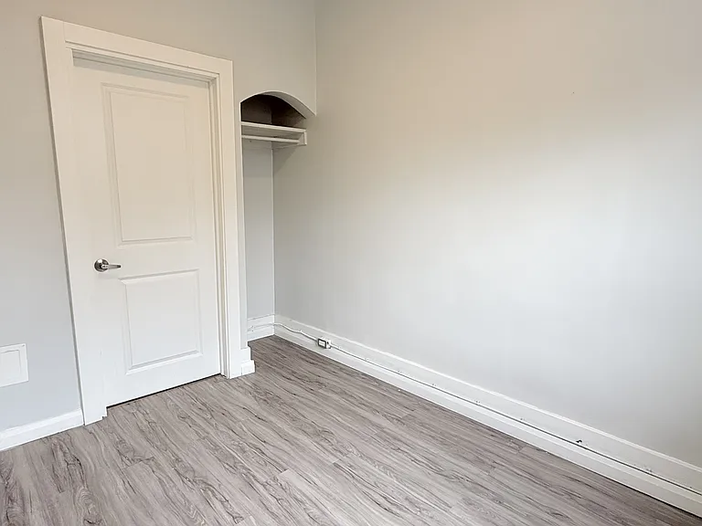 1495 Gladstone Ave #303 — Photo 8