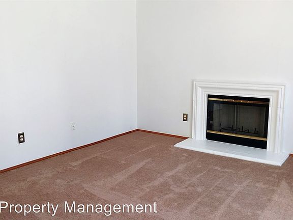 5th image of 10943 Marigold Dr NW