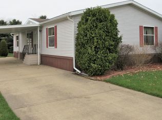 228 Island Dr, Elyria, OH 44035