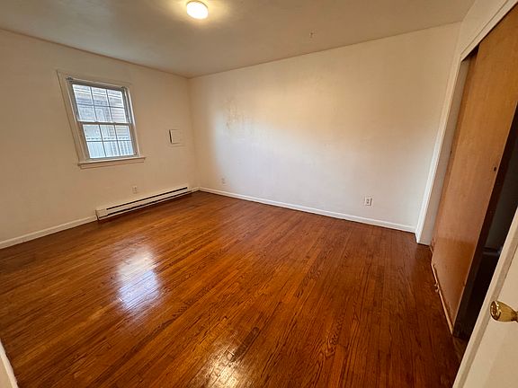 3rd image of 1007 W 36th St APT 1