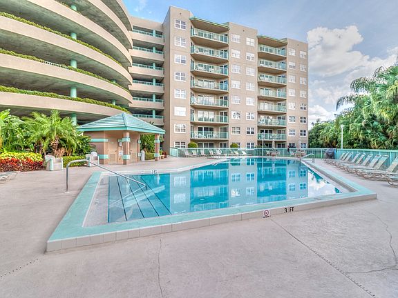 5th image of 4 Oceans West Blvd APT 405D