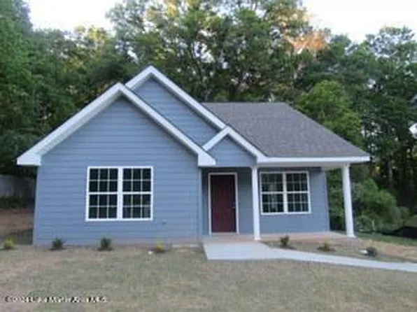 1950 Pine St, Alexander City, AL 35010