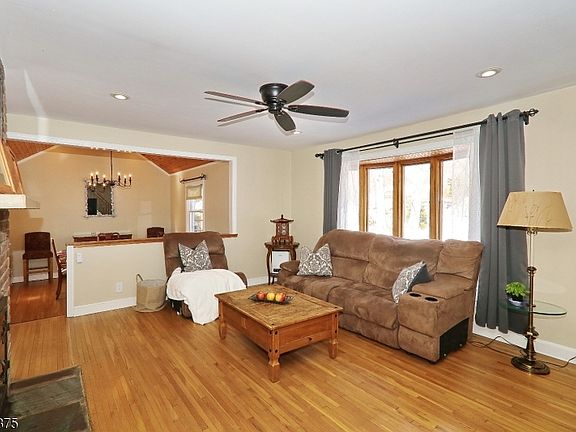 5th image of 1314 Wood Valley Rd