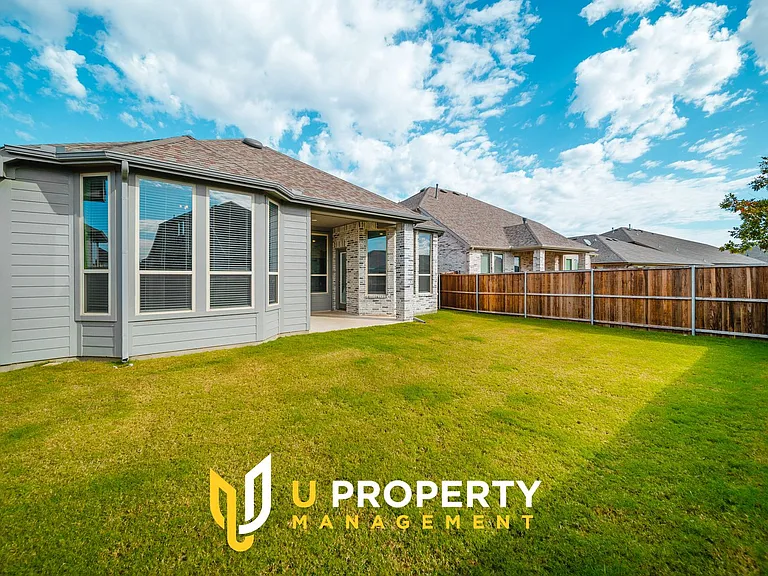 1113 Sheldon Dr — Photo 32
