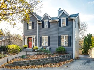 339 Butterfield Ln, Libertyville, IL 60048