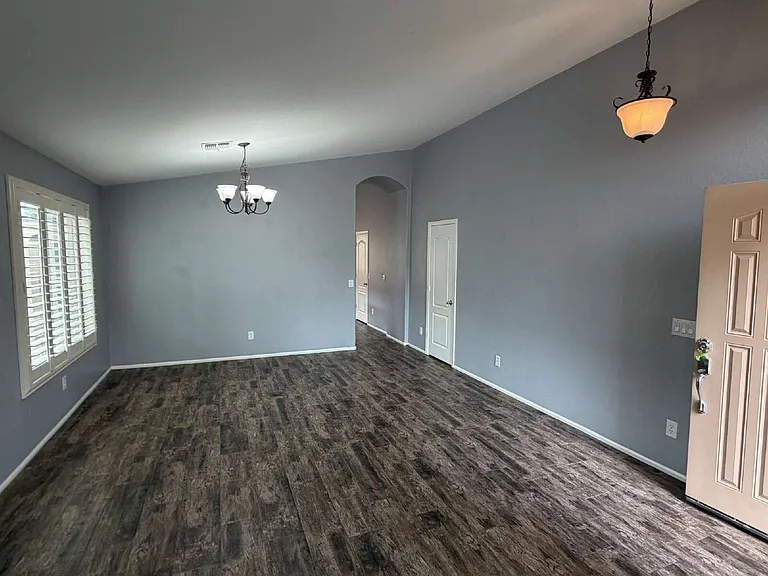 135 W Holstein Trl — Photo 3