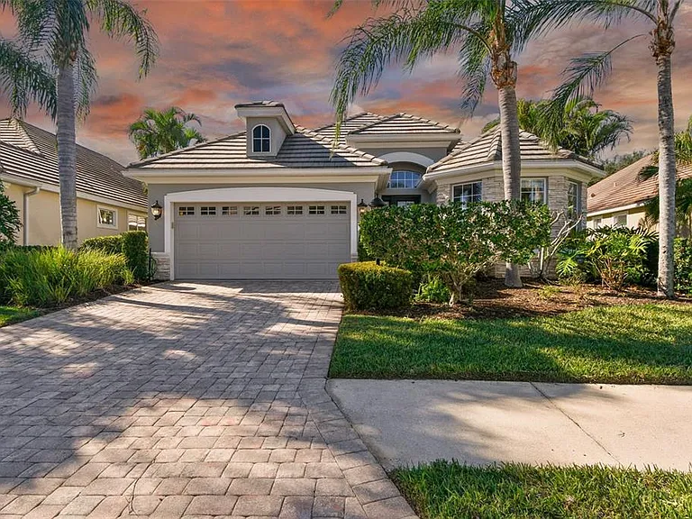 7328 Lake Forest Gln — Photo 1