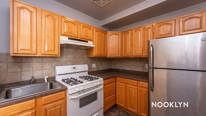 Rented by Nooklyn NYC LLC | media 27