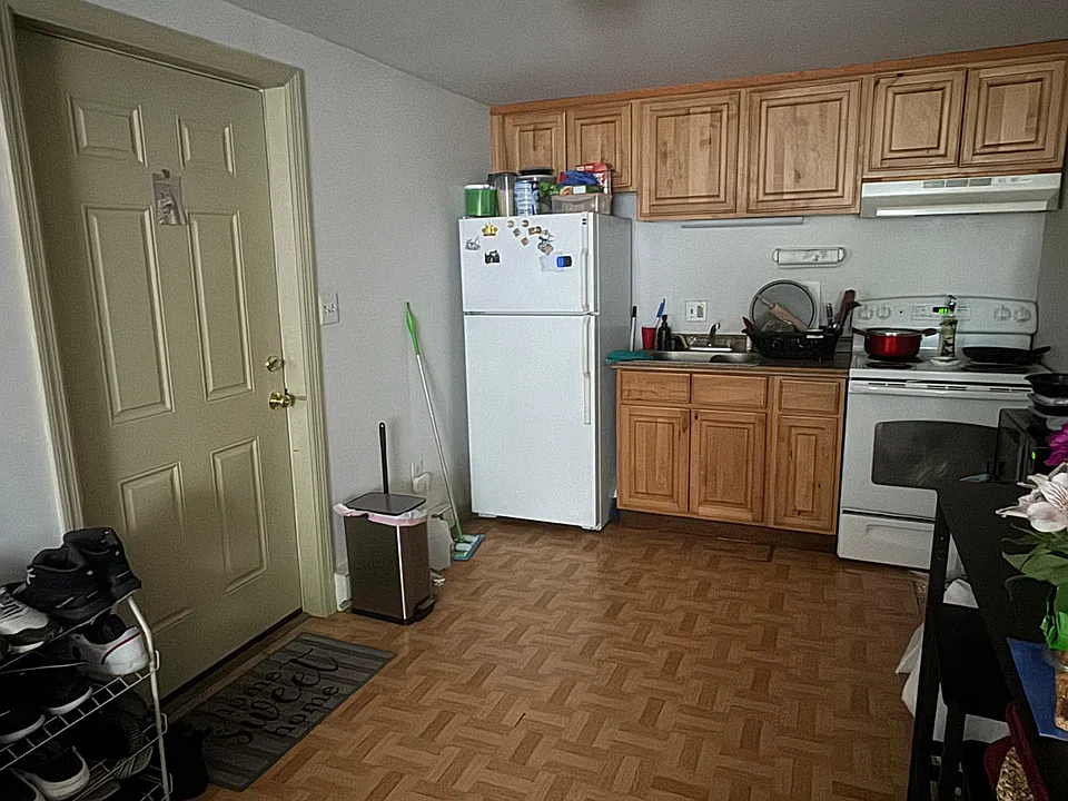71 Ten Broeck Ave #13